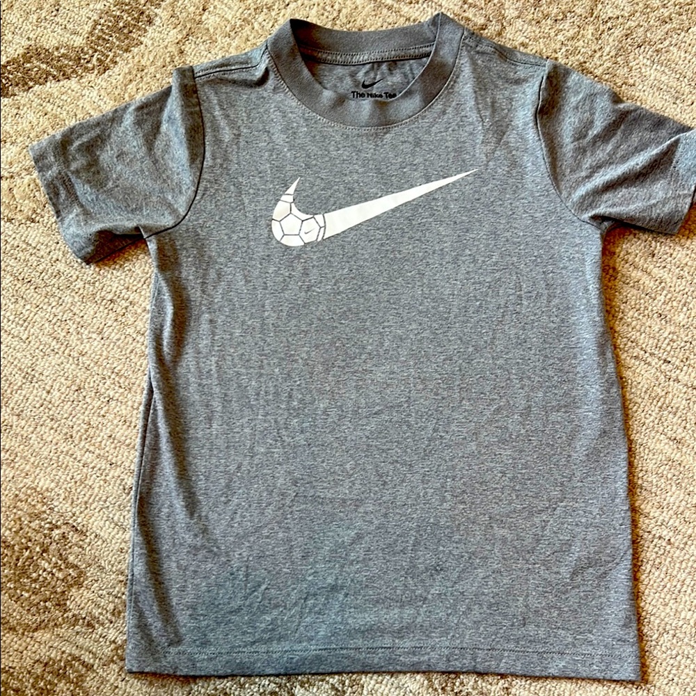 Nike Gray Short Sleeve Soccer Tshirt Boys Small